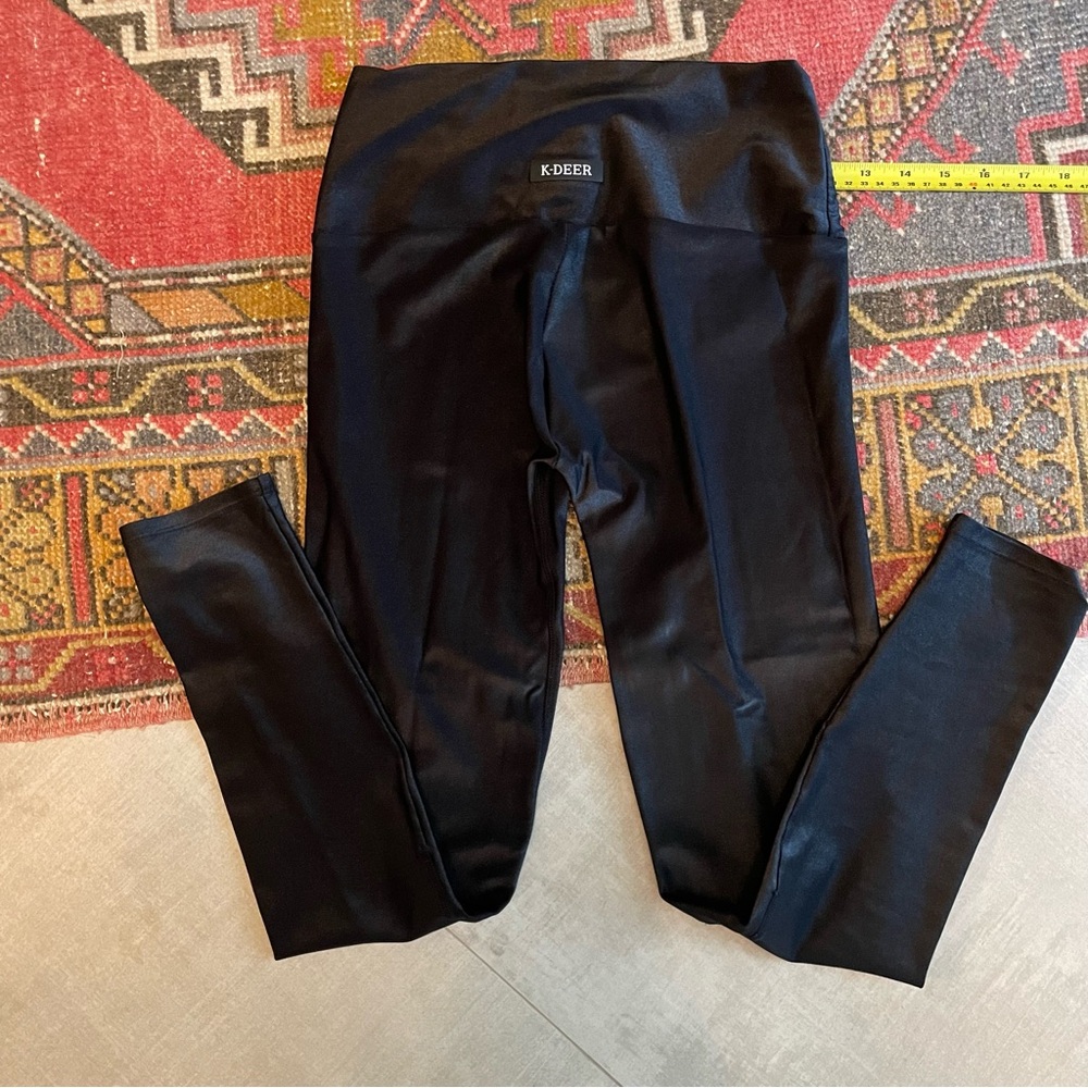K-Deer shimmery hi luxe black leggings, size MED